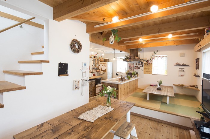 愛着ある家具や美しい素材に囲まれた住まい